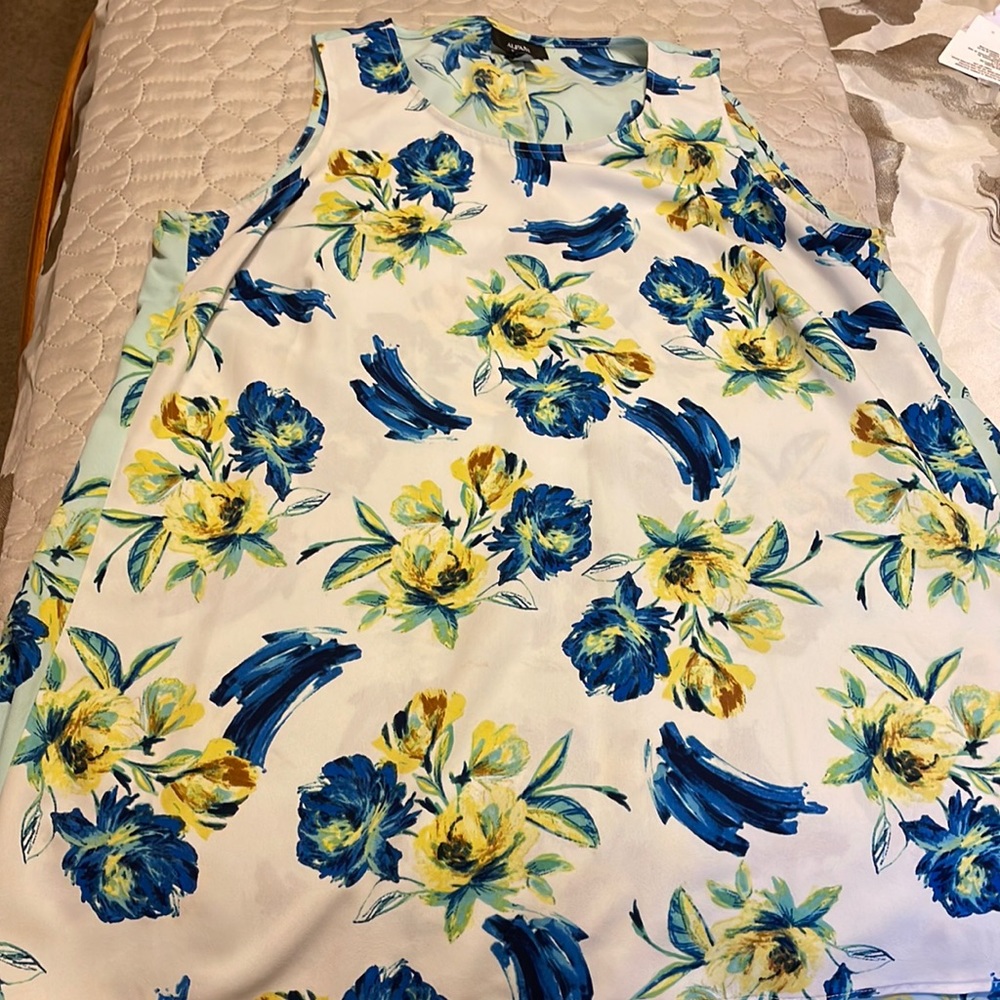 Alfani, Womens sleeveless blouse
